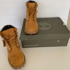 Timberland Boots (Wheat). Size: 7Y